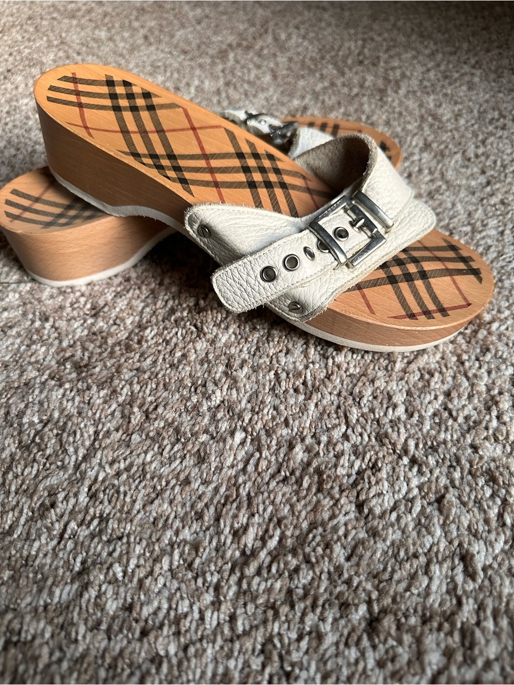 💯Authentic Vintage Burberry Nova Check Wooden Clogs w/White Leather Buckle Strap - Picture 5 of 6
